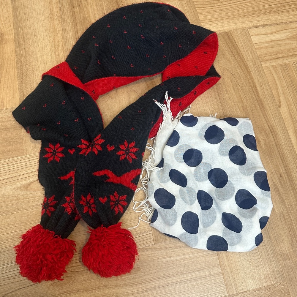 Set of two Hollister y2k scarves